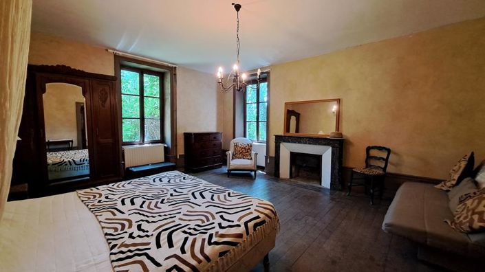 Image No.9-8 Bed House for sale