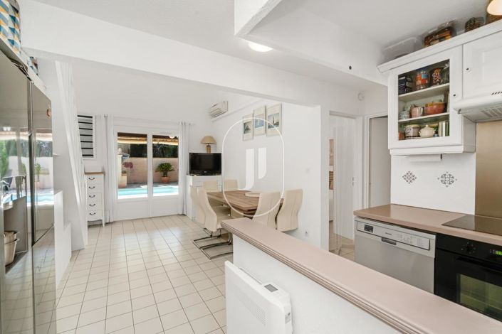 Image No.4-3 Bed House for sale