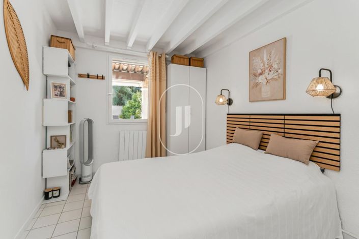 Image No.6-3 Bed House for sale