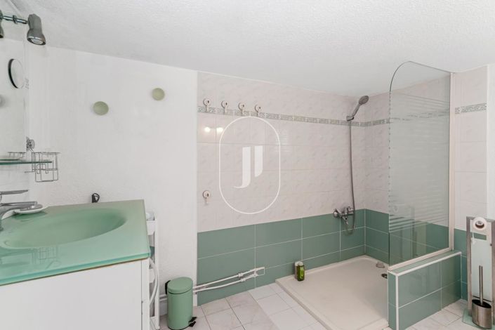 Image No.9-3 Bed House for sale