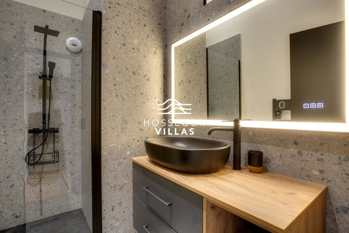 Image No.16-4 Bed House for sale