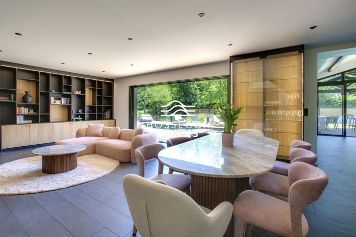 Image No.3-4 Bed House for sale