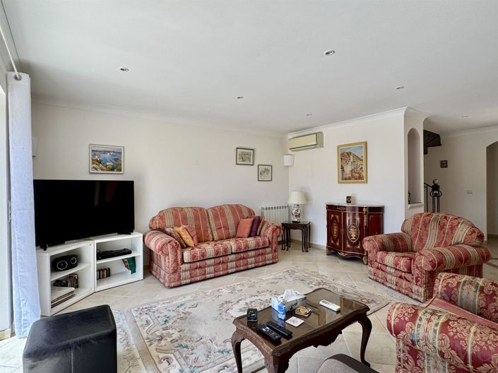 Image No.5-4 Bed House for sale