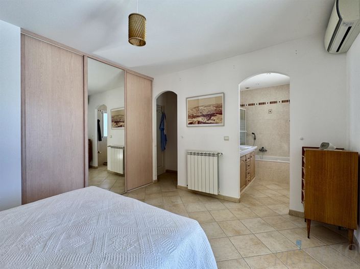 Image No.9-4 Bed House for sale