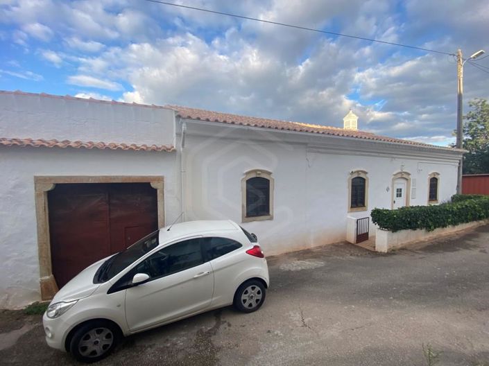 Image No.1-3 Bed House for sale