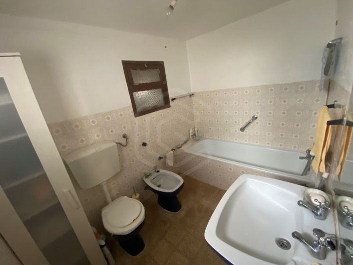 Image No.10-3 Bed House for sale