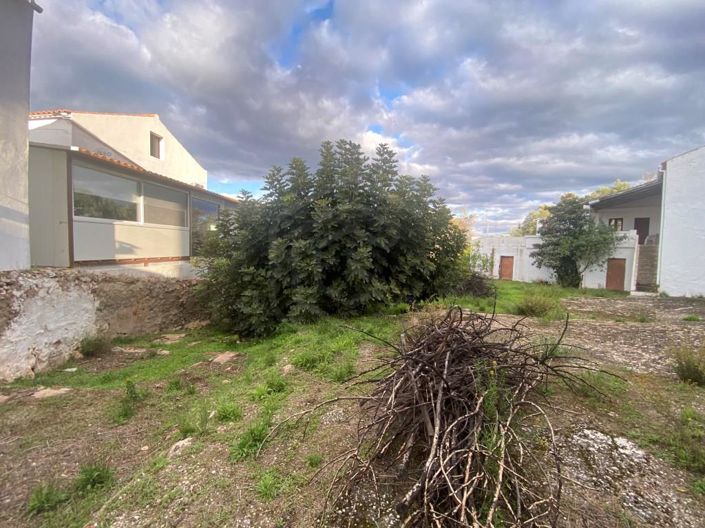 Image No.18-3 Bed House for sale