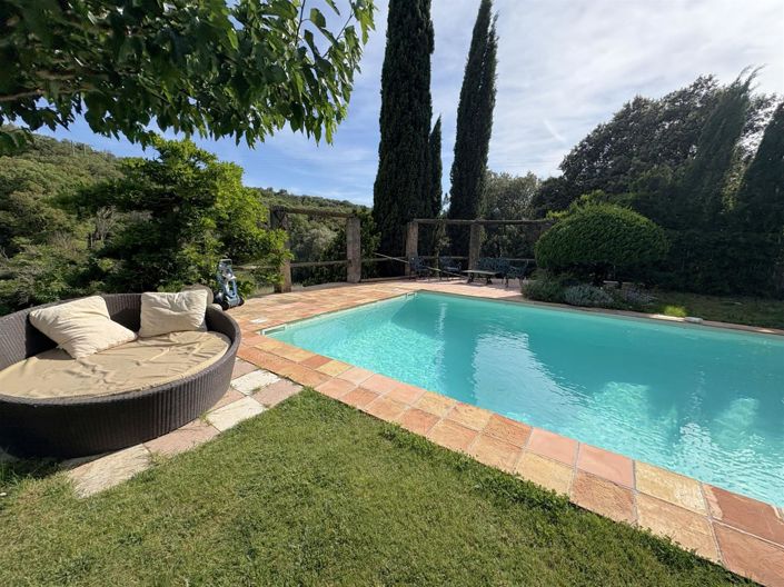 Image No.2-9 Bed Property for sale