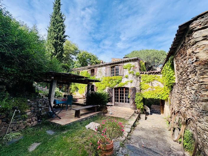 Image No.3-9 Bed Property for sale