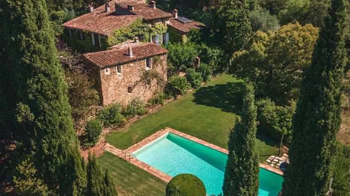 Image No.4-9 Bed Property for sale