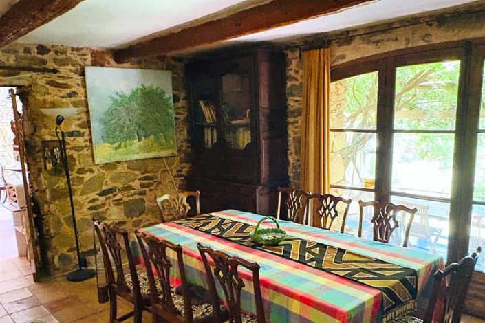 Image No.5-9 Bed Property for sale