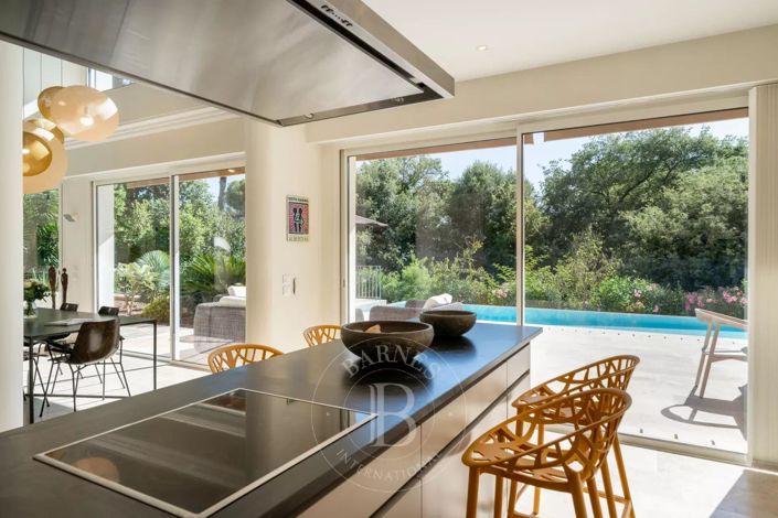 Image No.4-4 Bed House for sale