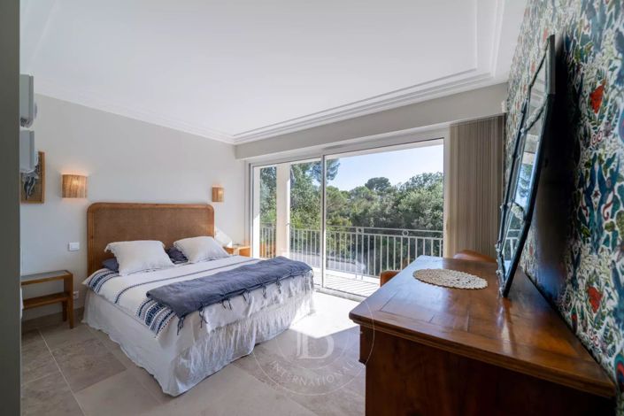 Image No.5-4 Bed House for sale