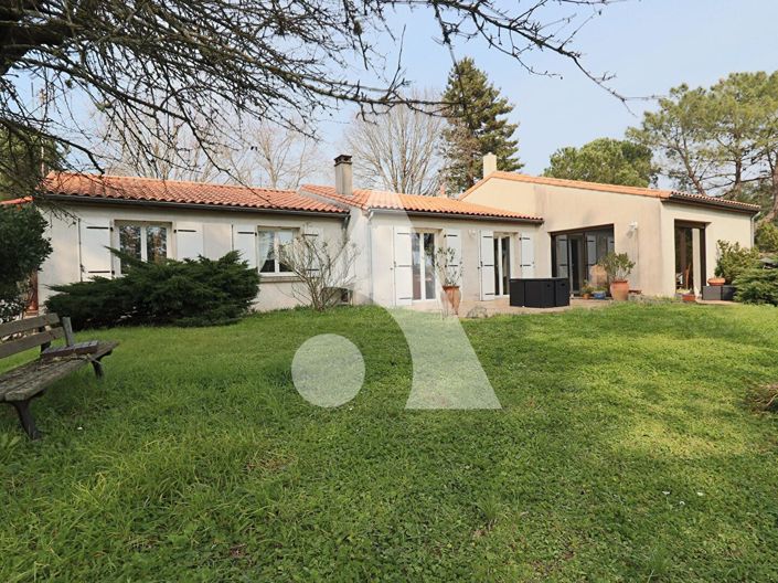Image No.1-3 Bed House for sale