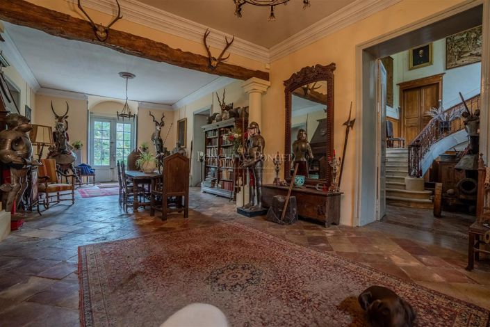 Image No.18-6 Bed House for sale