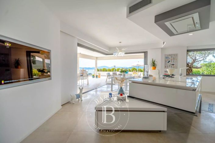 Image No.3-5 Bed House for sale