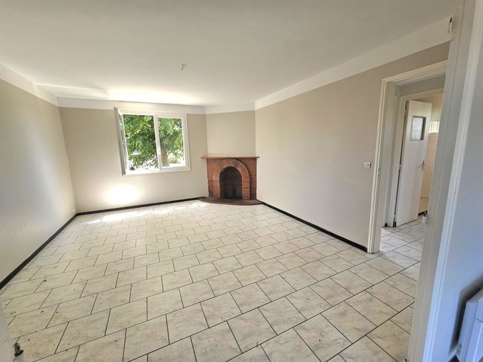 Image No.1-4 Bed House for sale