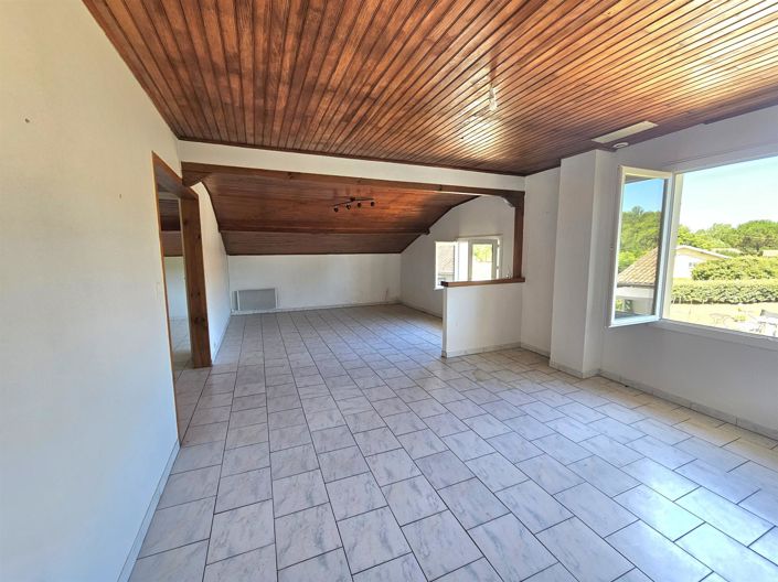 Image No.10-4 Bed House for sale