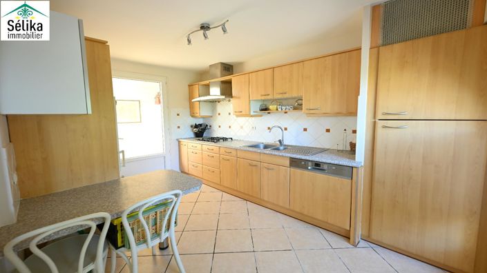 Image No.7-3 Bed House for sale