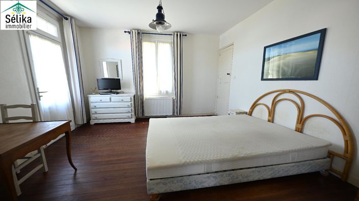 Image No.8-3 Bed House for sale