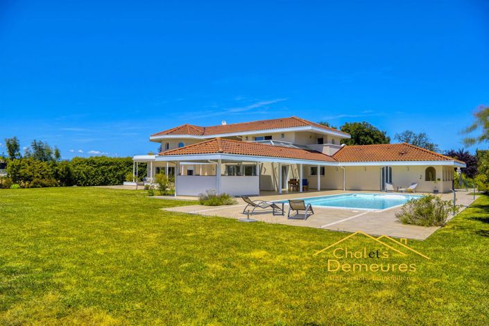 Image No.1-6 Bed House for sale