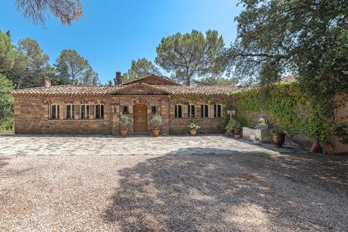 Image No.1-4 Bed Property for sale