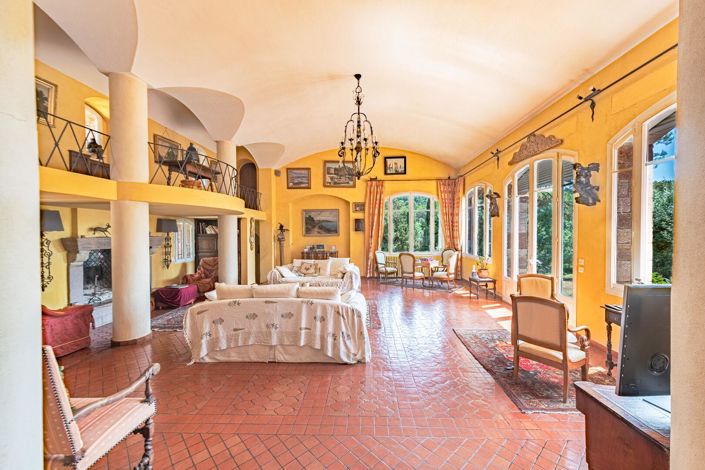 Image No.9-Propriété de 4 chambres à vendre à Saint-Raphael