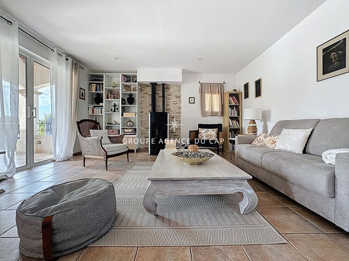 Image No.5-3 Bed House for sale