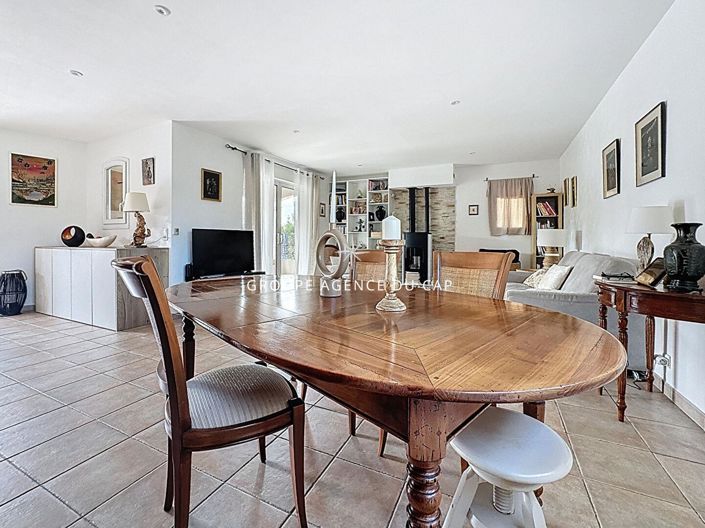 Image No.7-3 Bed House for sale