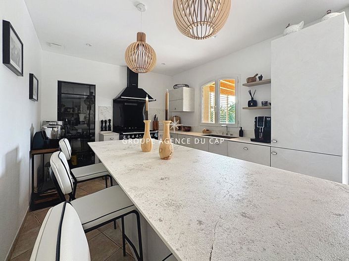 Image No.7-3 Bed House for sale