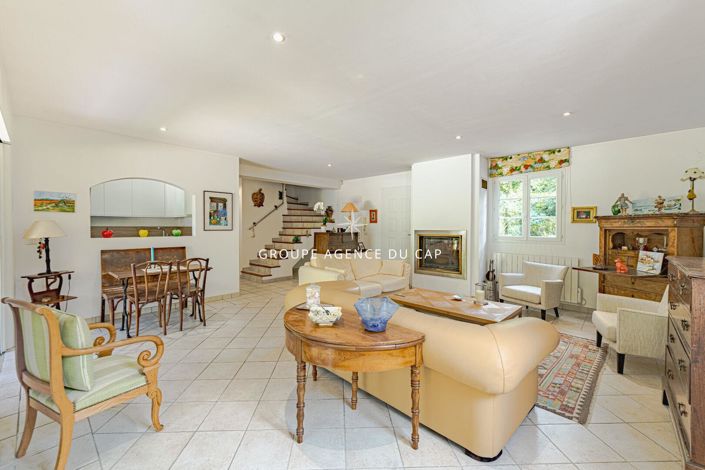 Image No.15-4 Bed House for sale