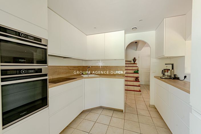 Image No.17-4 Bed House for sale