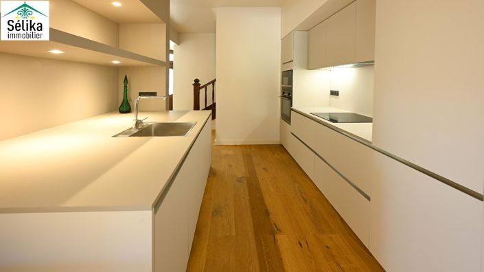 Image No.8-4 Bed House for sale