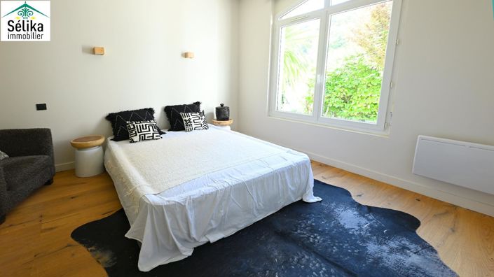 Image No.9-4 Bed House for sale