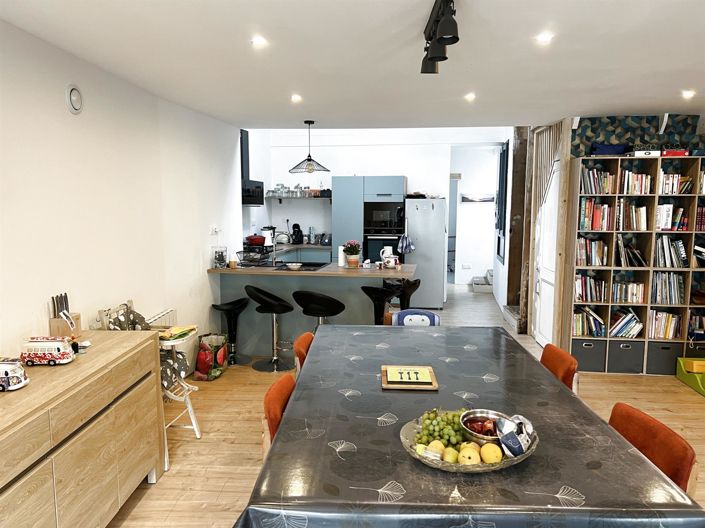 Image No.2-4 Bed House for sale