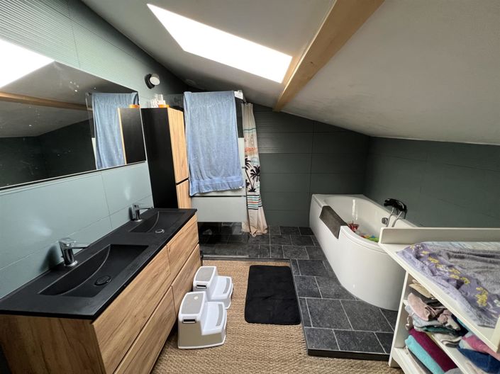 Image No.7-4 Bed House for sale