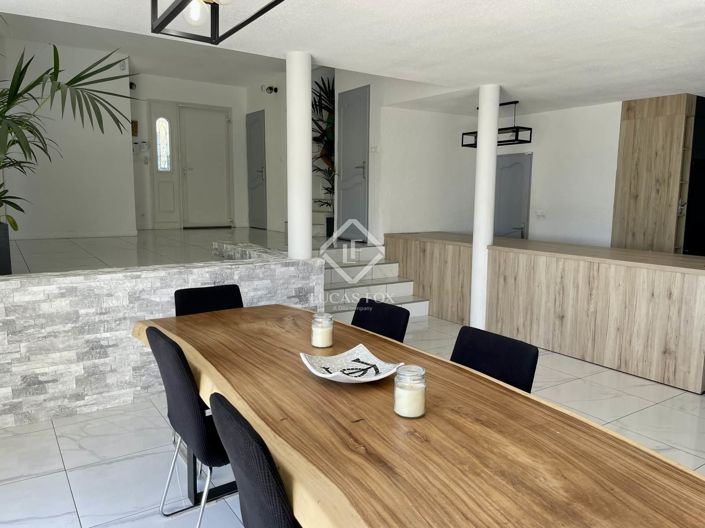 Image No.14-4 Bed House for sale