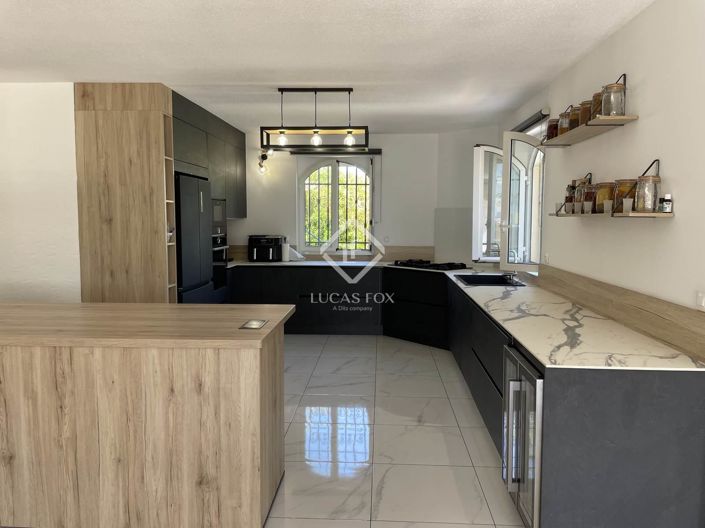 Image No.5-4 Bed House for sale