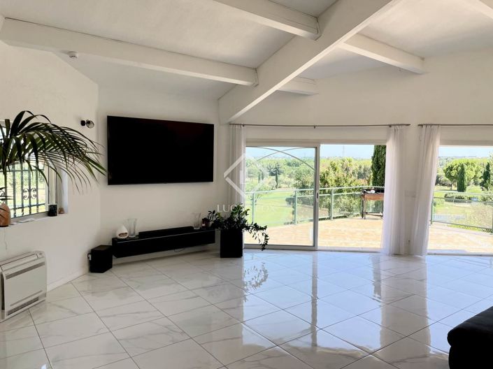 Image No.8-4 Bed House for sale