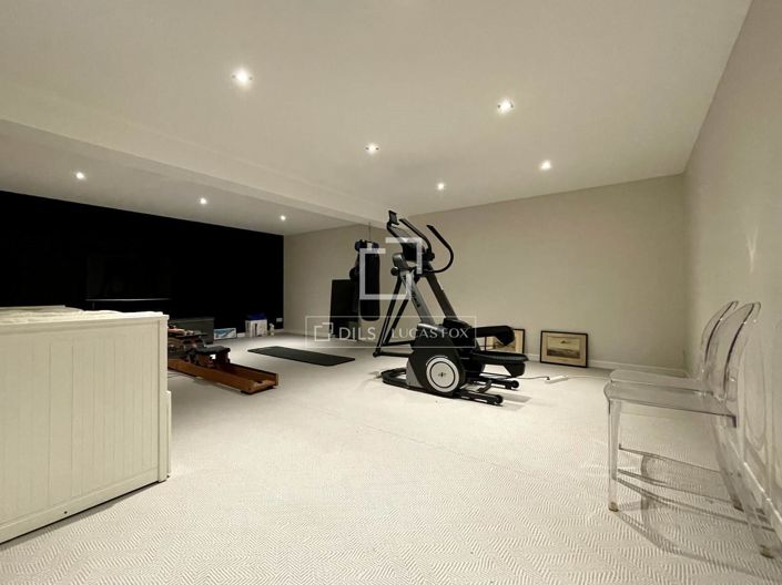 Image No.25-6 Bed House for sale