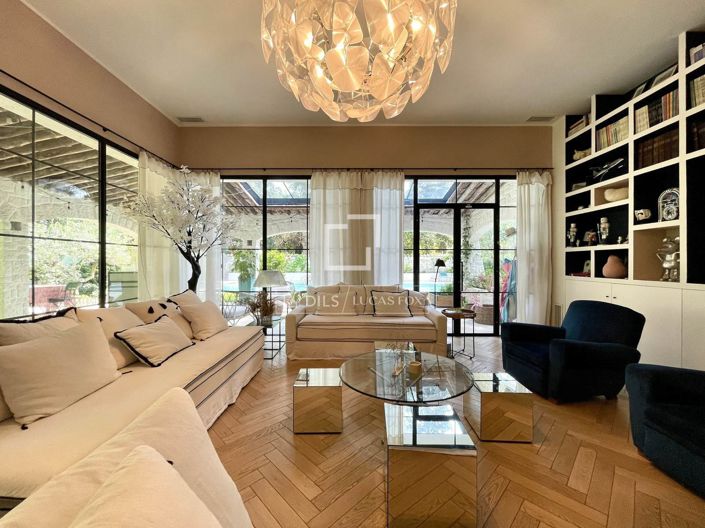 Image No.5-6 Bed House for sale