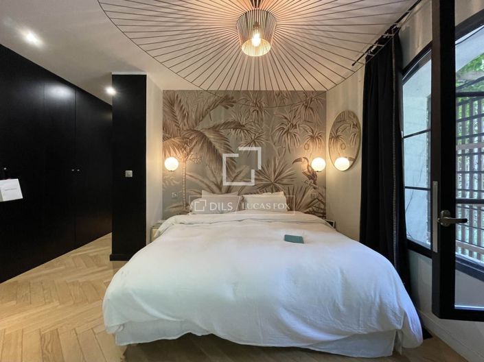 Image No.9-6 Bed House for sale