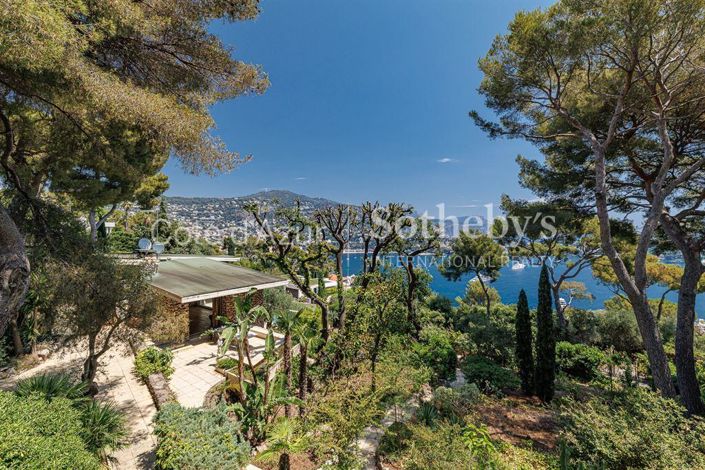 Image No.1-5 Bed Property for sale
