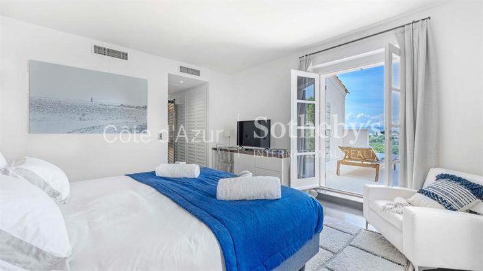 Image No.12-7 Bed Property for sale