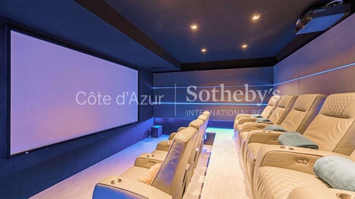 Image No.13-7 Bed Property for sale