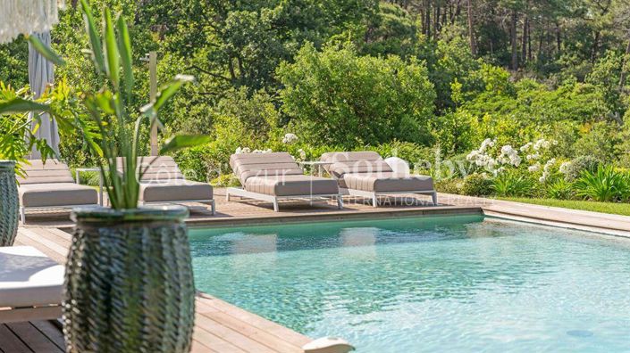 Image No.2-7 Bed Property for sale