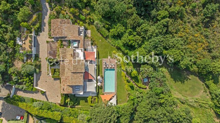 Image No.3-7 Bed Property for sale