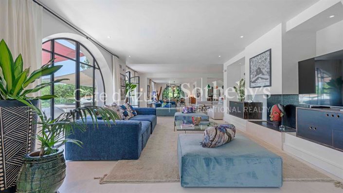 Image No.6-7 Bed Property for sale