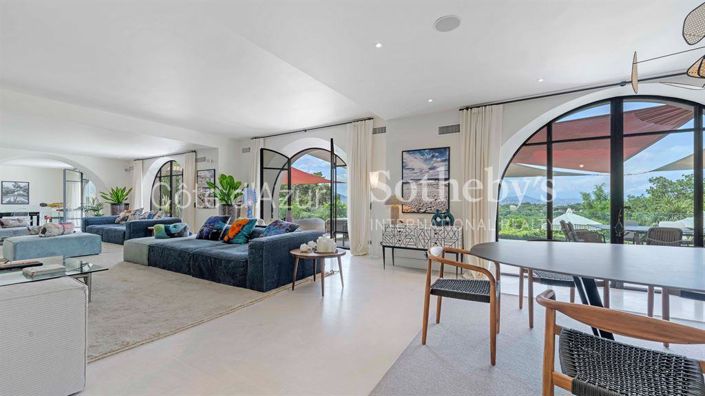 Image No.8-7 Bed Property for sale