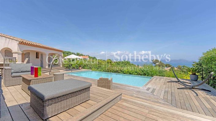 Image No.1-4 Bed Property for sale